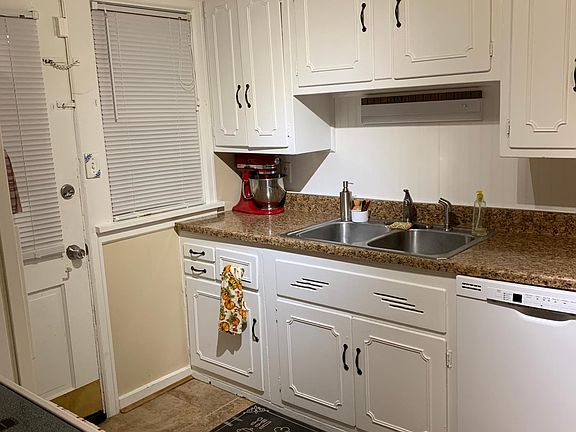 4th image of 2367 Tytus Ave