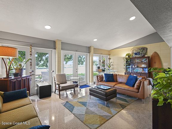 4th image of 514 Cocoa Isles Blvd