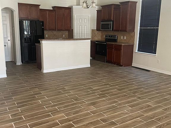 2nd image of 2535 Tye Ln