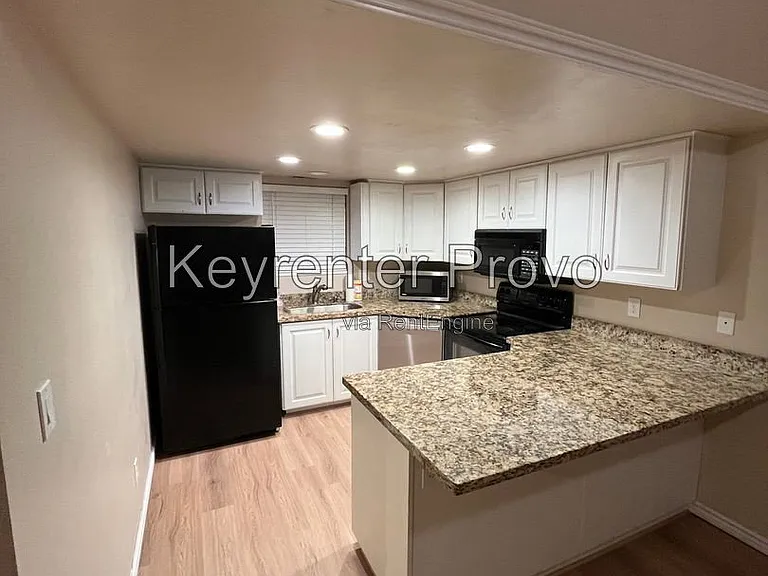 1039 S Freedom Blvd — Photo 9