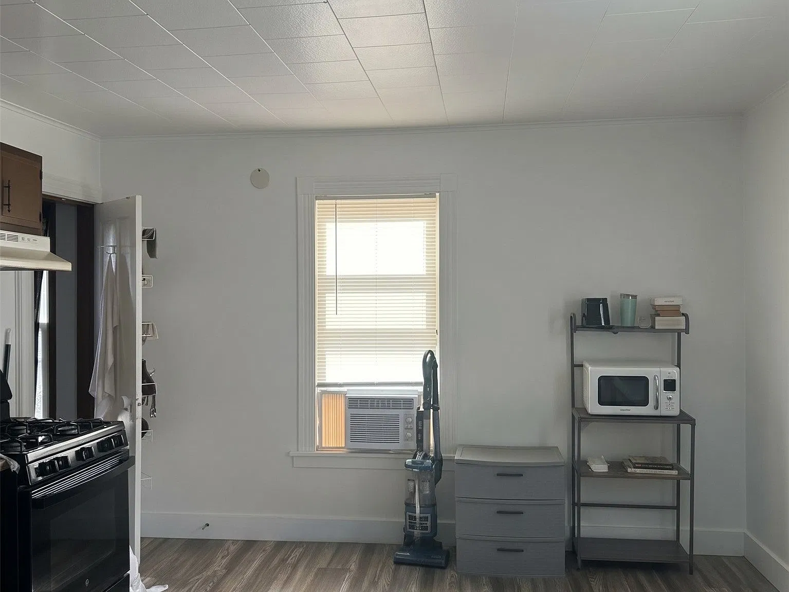 1 bed, 1.0 bath, 600 sqft, $1,050 — Photo 4
