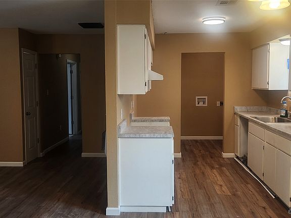 3rd image of 610 6th St