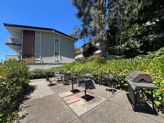 2nd image of 928 Fletcher Ln APT 2
