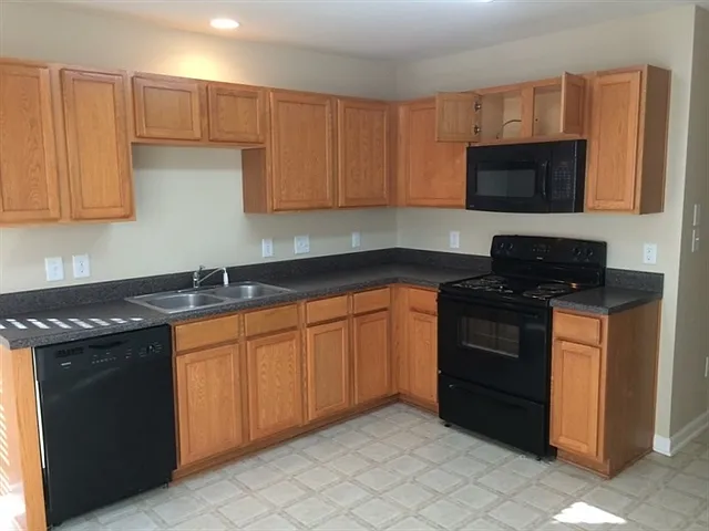 1012 Early Rise St — Photo 2