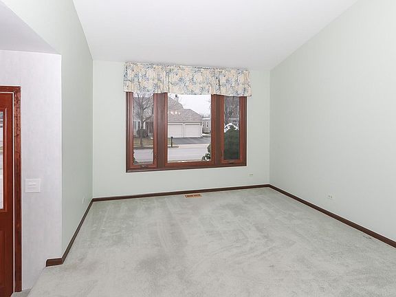 3rd image of 1897 Revere Ln