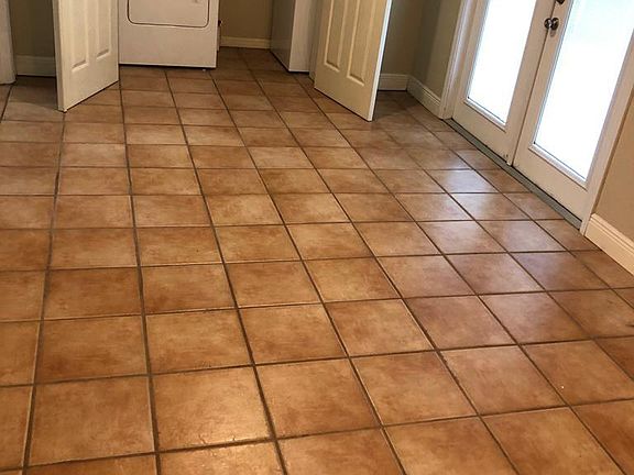 3rd image of 1815 Village Ct
