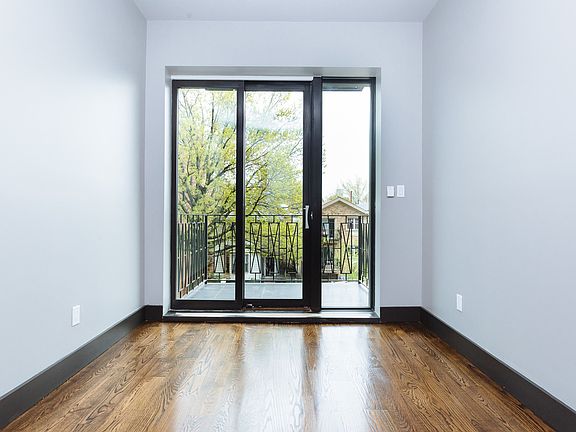 5th image of 239 Hawthorne St #3