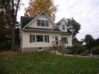 2nd image of 4 Paula Ct