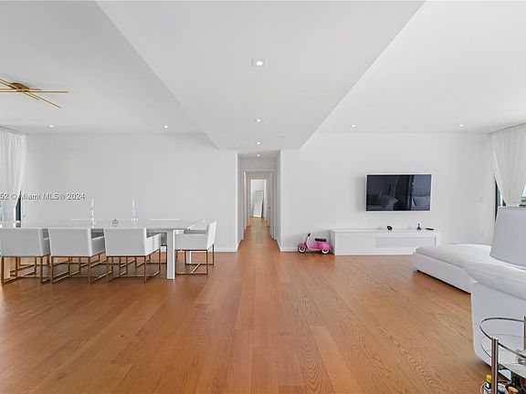2nd image of 1000 Venetian Way APT 1002