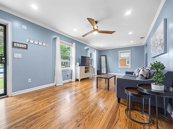 2nd image of 1068 Goodman St