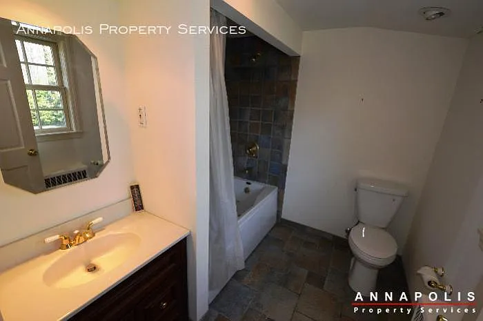 208 Avondale Cir — Photo 43
