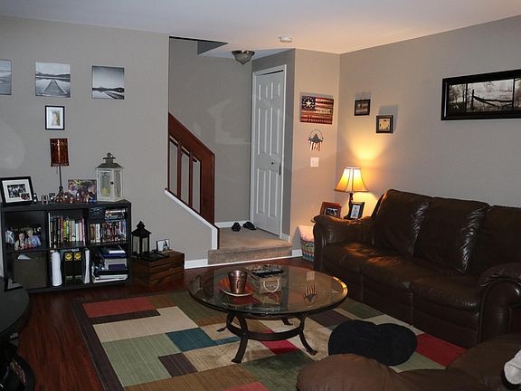 4th image of 4127 Stonebridge Dr #1