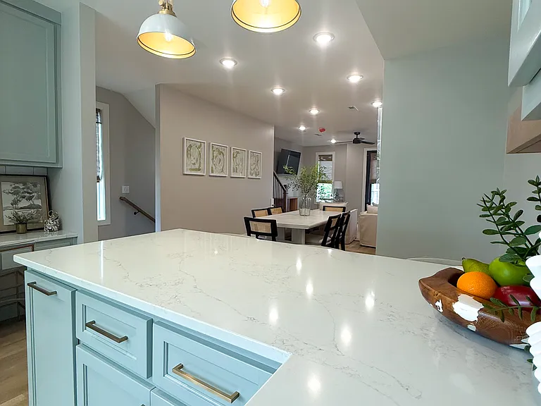 512 Mobile St — Photo 2