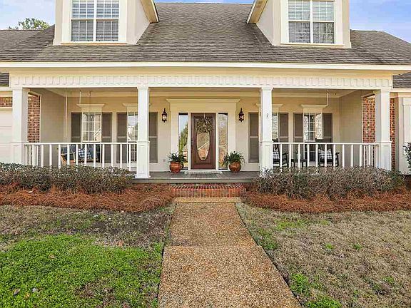 2nd image of 104 Woodlands Green Dr