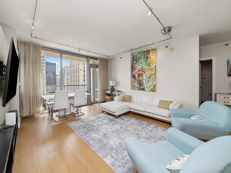 160 E Illinois St #2101 — Photo 3