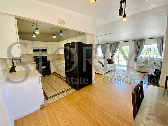 Open floor plan, lots of light