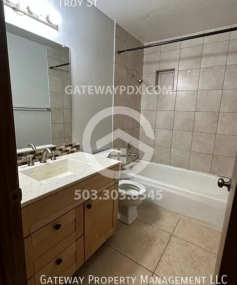2779 SW Troy St — Photo 8