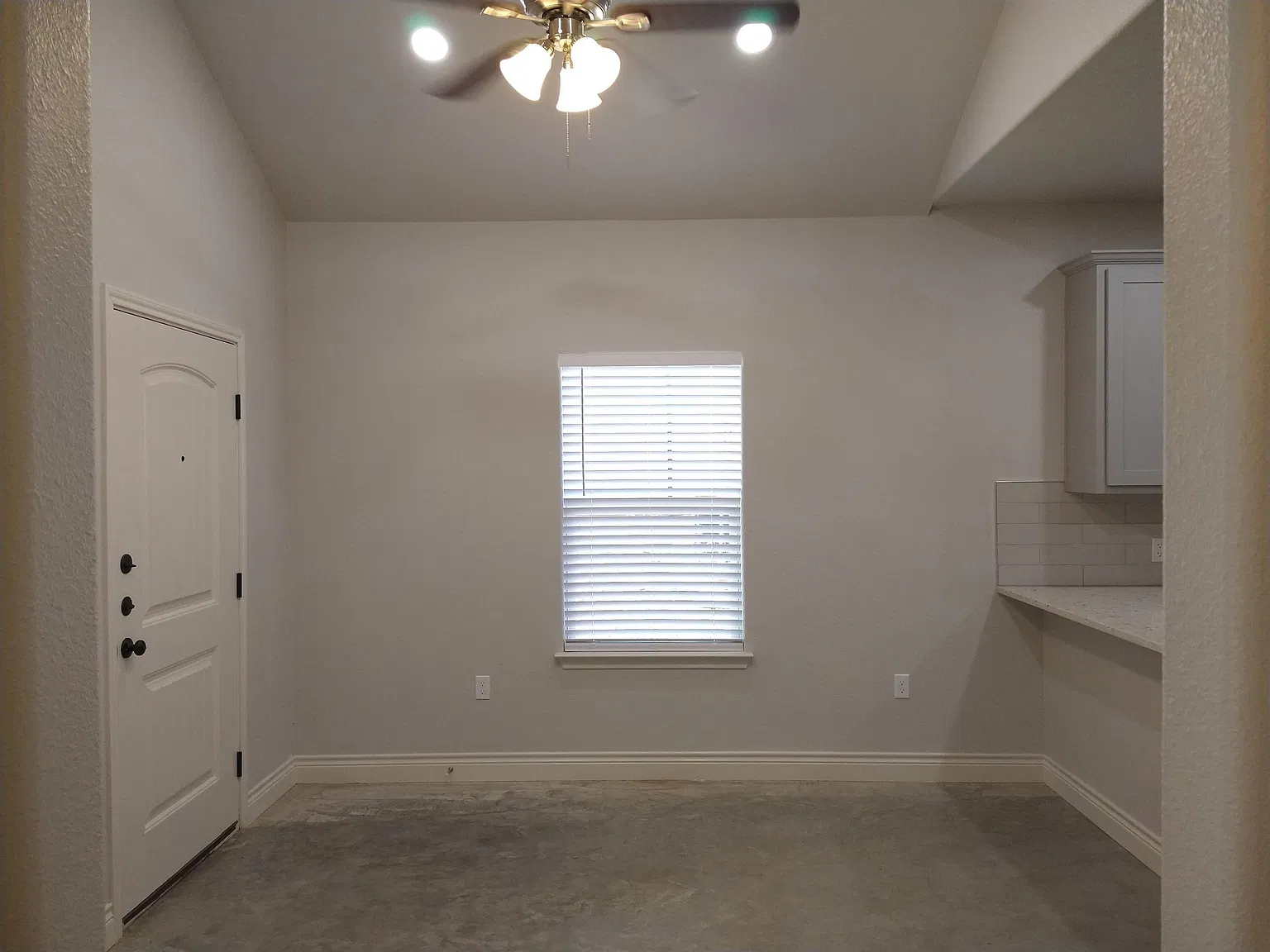 1000 Wooded Hollow Ct — Photo 3
