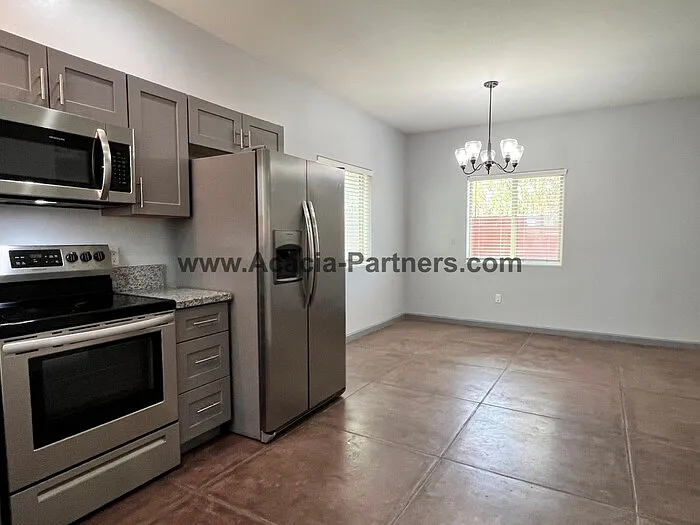 1421 N Belvedere Ave — Photo 8