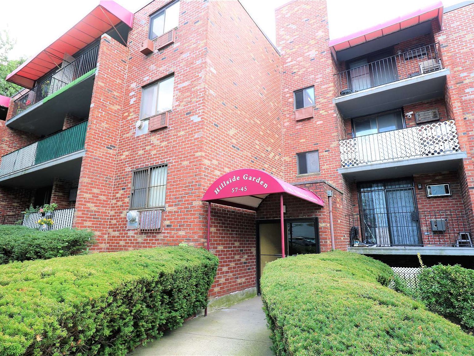 5745 74th St UNIT 301, Middle Village, NY 11379 Zillow