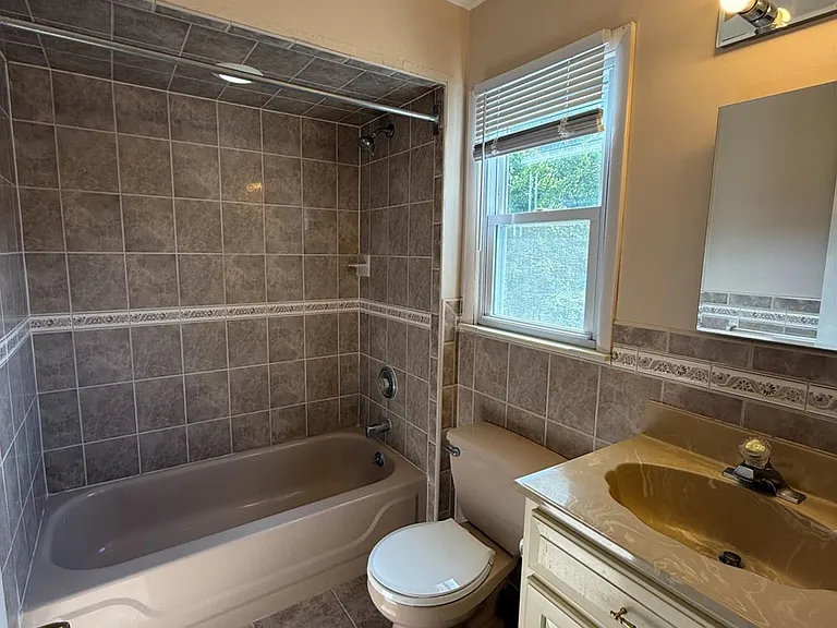 43 Jonathan Dr — Photo 25