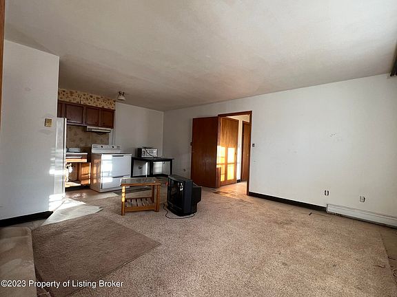 2nd image of 402 3rd St NW