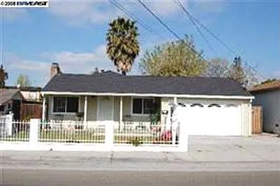 3575 Union St photo 1