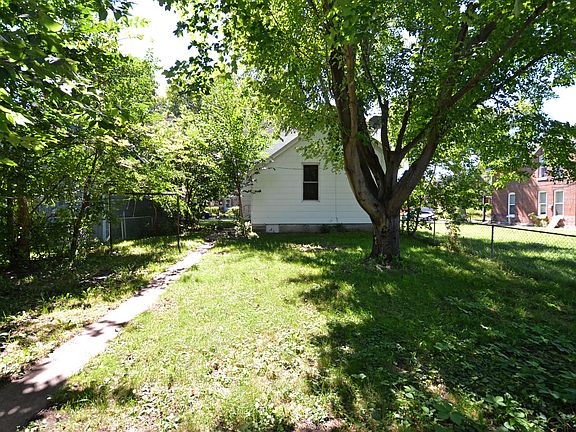 2nd image of 719 Charles Ave