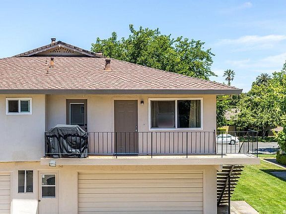 2nd image of 9528 Emerald Park Dr APT 1