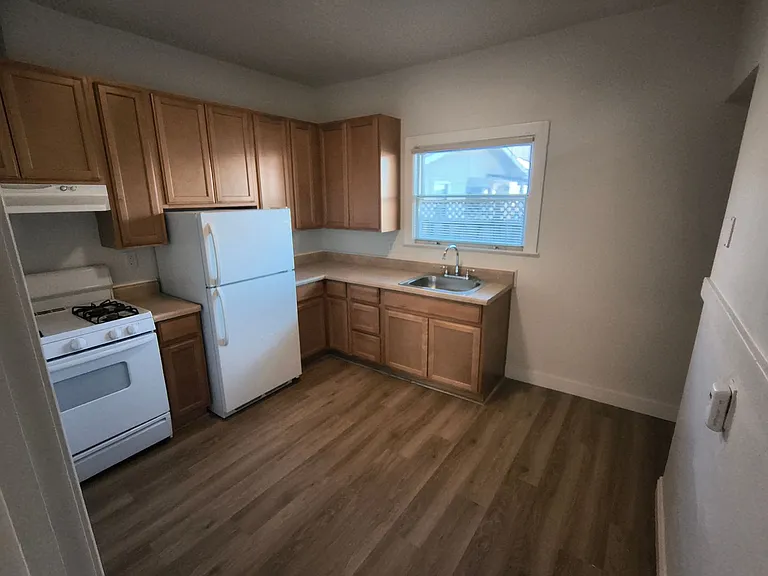 704 Simon St #&-22186 — Photo 7