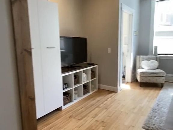 3rd image of 1928 N Sheffield Ave #1