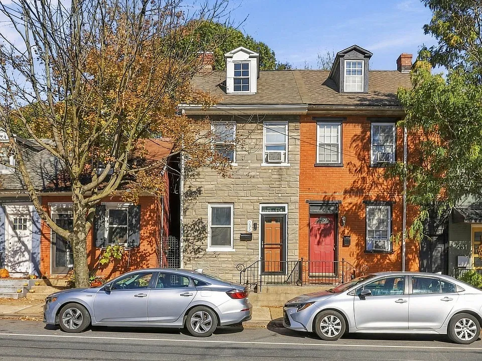235 W Walnut St