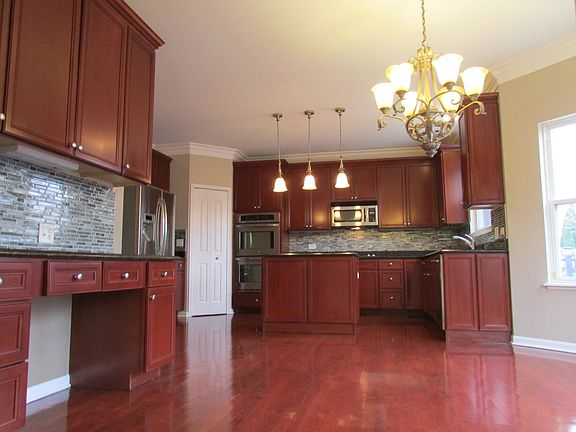 2nd image of 708 Landen Ln