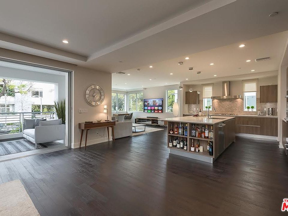 1st image of 460 N Palm Dr #206