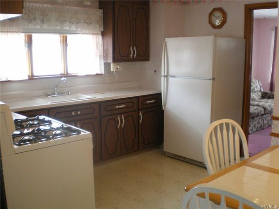 5th image of 89 Crisfield Ave
