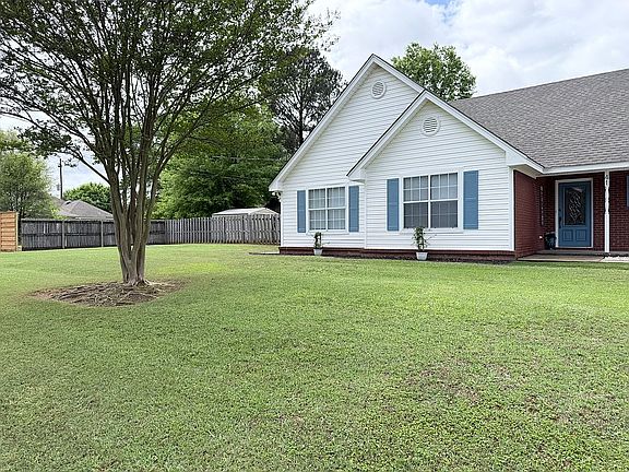 2nd image of 41 Whitley Rd