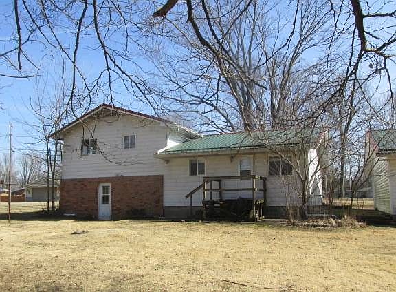 3rd image of 8894 Rosebud Blvd