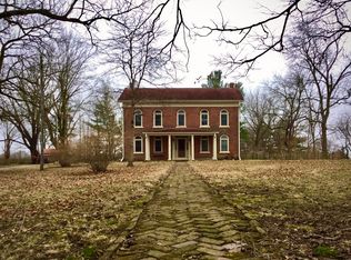 413 E Vine St, Le Roy, IL