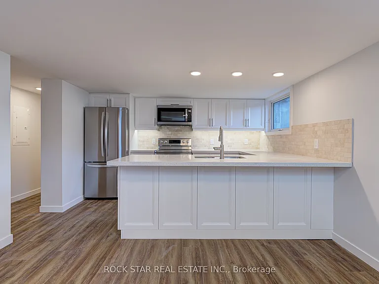 402 Jane St — Photo 2