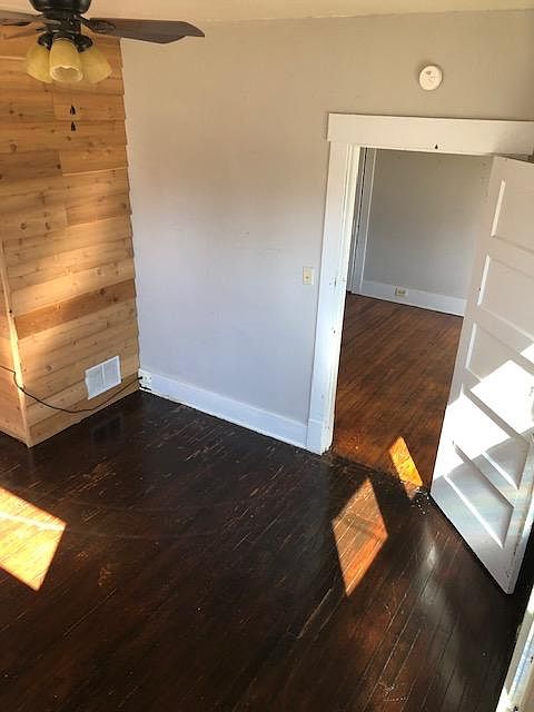 2nd image of 633 E Barbee Ave APT 1