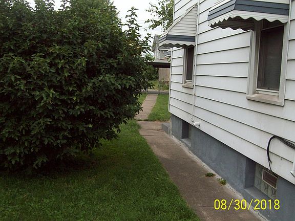 2nd image of 604 Elwood St