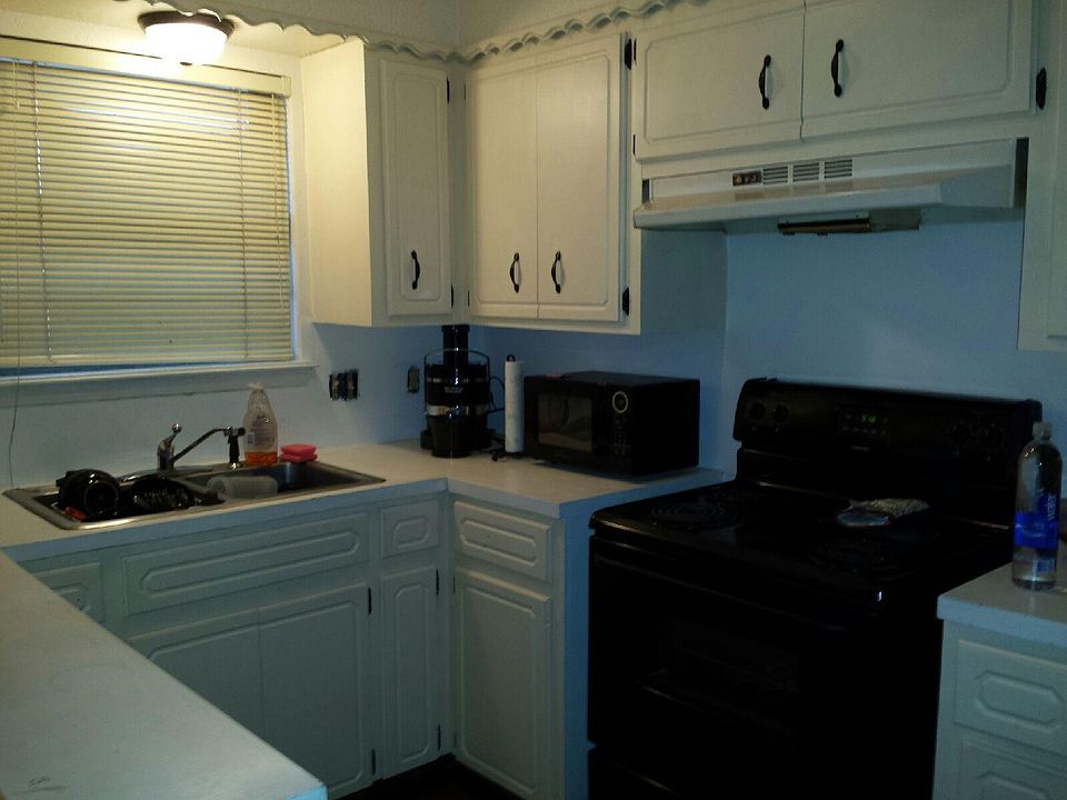 2nd image of 522 E 10th St