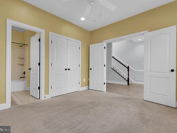 4th image of 9651 Bothwell Ln