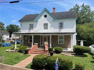 22 Boundary Ave, Onancock, VA 23417