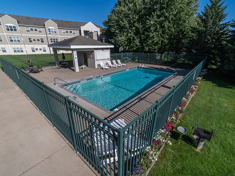 Riva Ridge Apartments — Photo 19