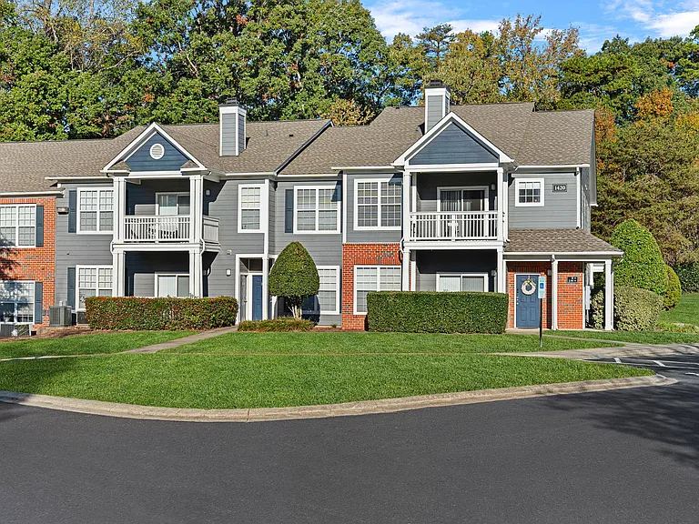 Hawthorne Bridford — Photo 34