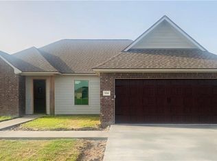 124 Hickory St, Iowa, LA 70647