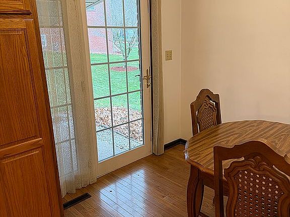 5th image of 114 Sherwood Rd