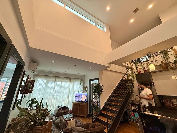 3rd image of 1324 Rogers Ave #5