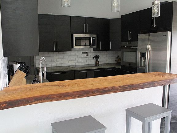 2nd image of 215 Westmoor Bnd